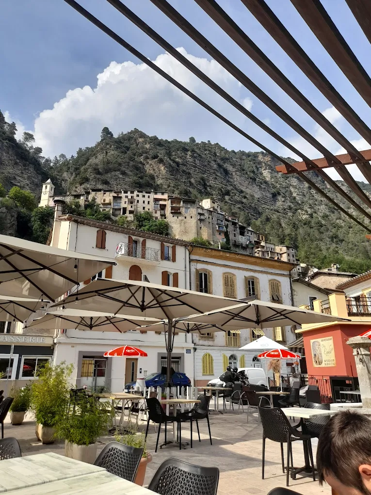 Plat frais préparé à Chez Ernest